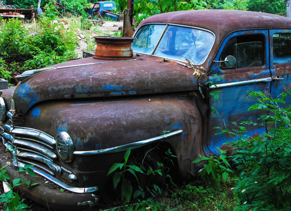 Think you can’t make money from an old clunker? Discover the truth behind common myths about junk cars in Miami and learn how to get fast cash today.